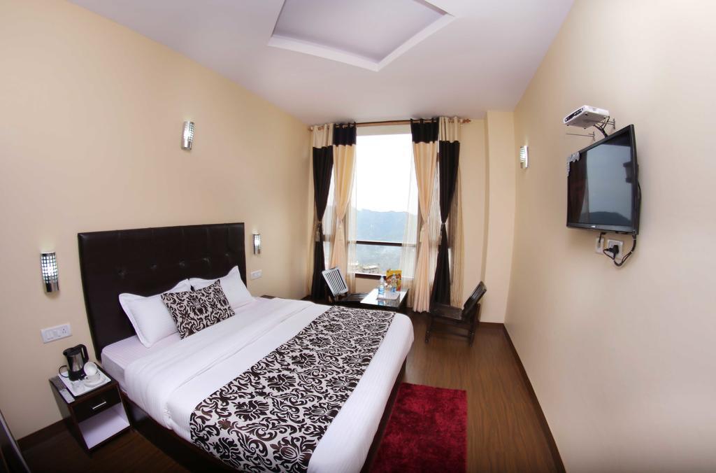 The Grand Welcome Hotel Simlá Kültér fotó